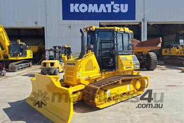 Komatsu 2017   D37PXi_23