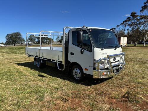 2025 Hino 616 AT 3430 WIDE TRADEACE  Tray