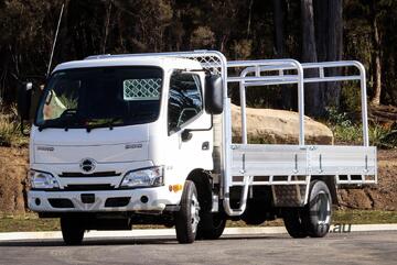 Hino 2025   300 616 AT Tradeace