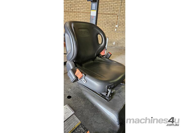 Forklift Toyota 2.5t electric