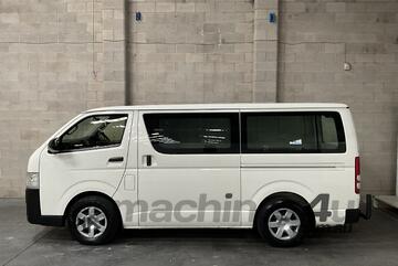 Toyota 2018   Hiace Petrol