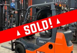 Toyota 2015 2.5t COMPACT  