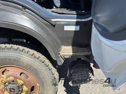 2008 Hino GT Chipper Tipper