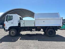 2008 Hino GT Chipper Tipper - picture1' - Click to enlarge