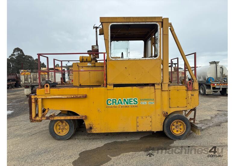 Malcolm Moore SP1511 Multi Tyred Roller