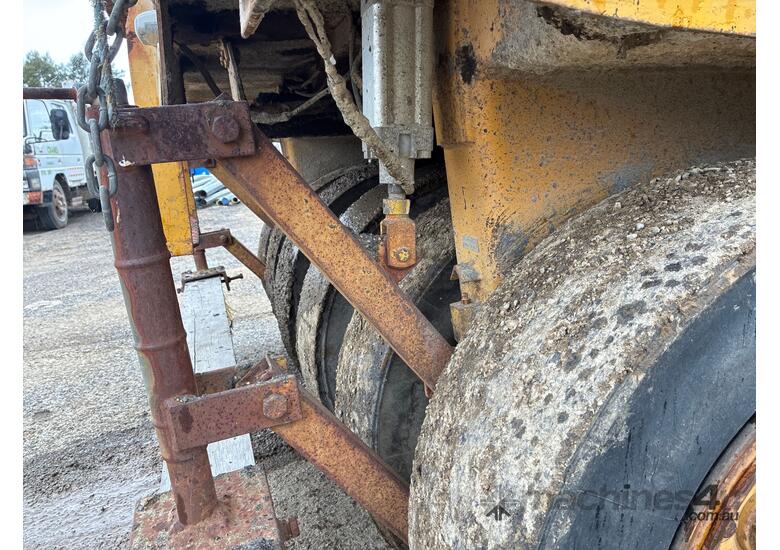 Malcolm Moore SP1511 Multi Tyred Roller