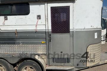 Blanc Aust P/L Horse Trailer (2A Luxury) Dual Axle Horse Float