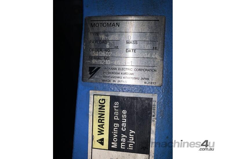 Motoman UP6 robot 6 axis welding Machine paired with 400 amp integrated welder