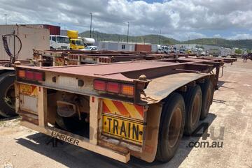 2007 Barker Heavy Duty Tri Axle Tri Axle Skel Trailer