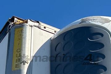 2004 Maxitrans ST3 Tri Axle Refrigerated Pantech Trailer