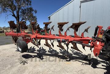 GREGOIRE BESSON RY71 MOULDBOARD PLOUGH
