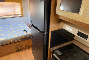 2004 Isuzu N3 NPR Winnebago Alpine