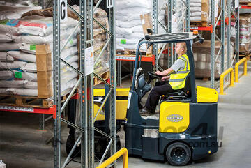 Aisle-Master 2.5T Articulated Narrow Aisle Forklift