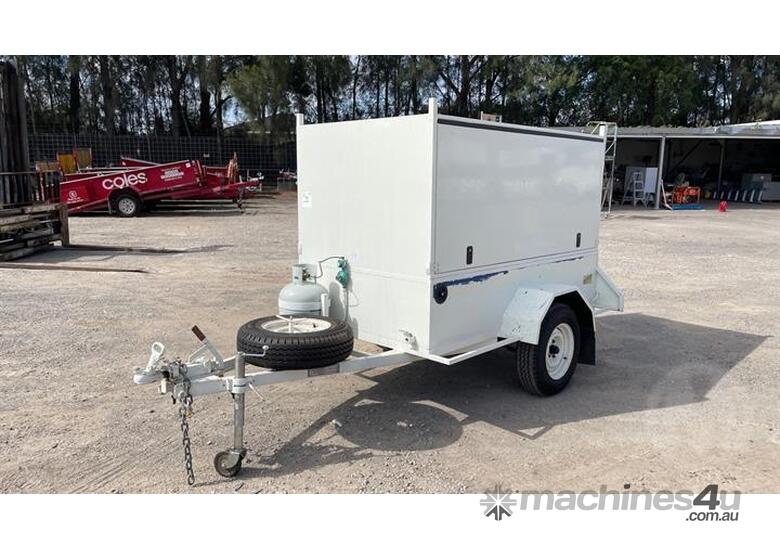 IAN Crouch Trailers box Trailer