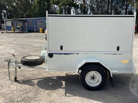 IAN Crouch Trailers box Trailer - picture2' - Click to enlarge