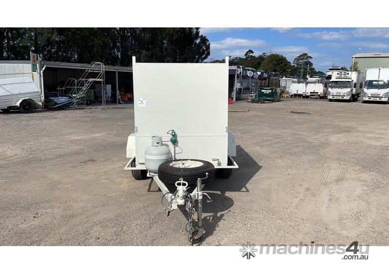 IAN Crouch Trailers box Trailer