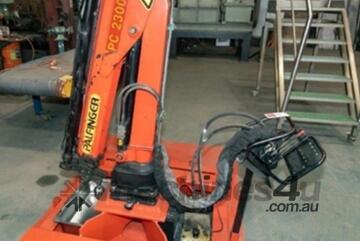 PALFINGER HYDRAULIC KNUCKLE BOOM CRANE