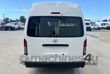 Toyota 2019   Hiace Diesel