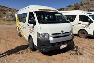 Toyota   Commuter 200