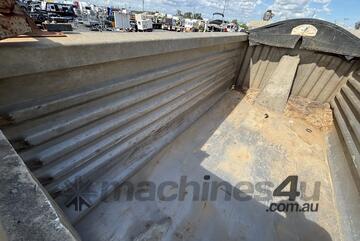 2016 Mack Trident CMHR 6x4 Tipper