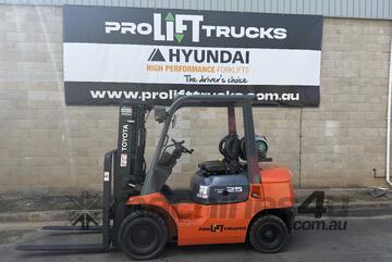 Toyota 2.5T 3 stage 4300mm Lift Height Forklift