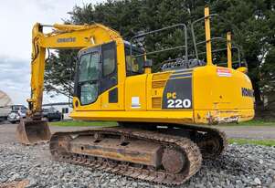 Komatsu 2012   PC220-8