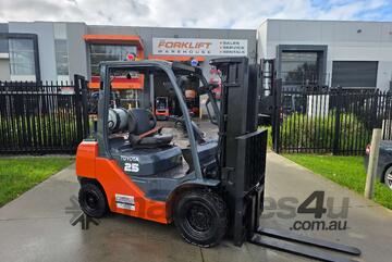 Toyota 2.5T Forklift Container Mast (Unit#:U1029)