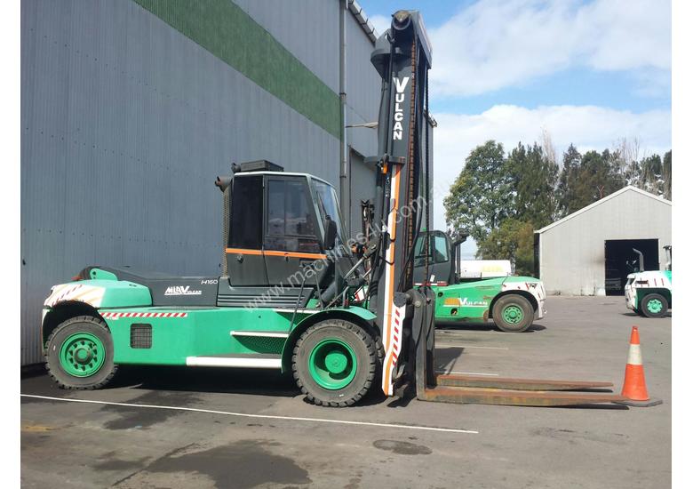 caption Linde H160 Diesel Forklift