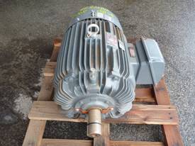 NEVER USED TECO 40HP 3 PHASE ELECTRIC MOTOR/ 2955R - picture0' - Click to enlarge