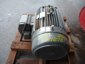 NEVER USED TECO 40HP 3 PHASE ELECTRIC MOTOR/ 2955R - picture1' - Click to enlarge
