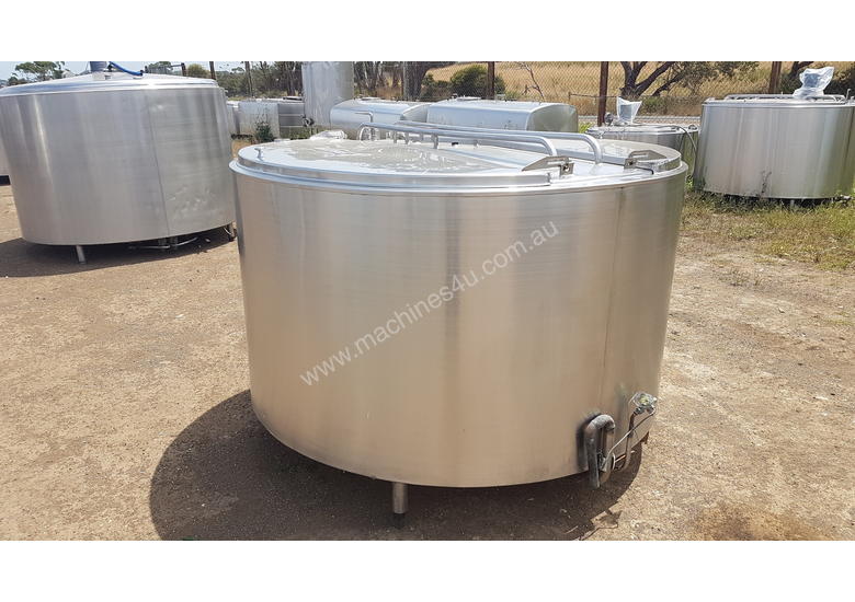 Used myttons STAINLESS STEEL TANK MILK VAT 2200 LT Stainless Steel