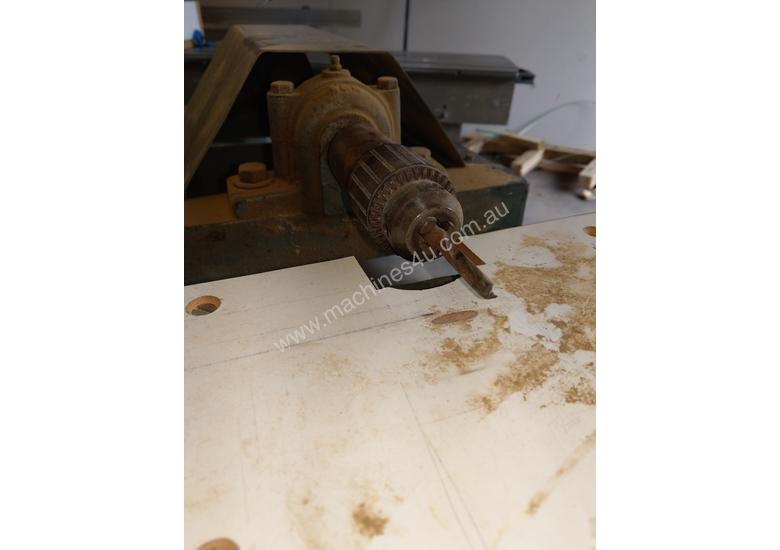 caption Renniks Horizontal Side Borer