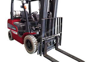 Nissan 2.5 TONNE GAS FORKLIFT