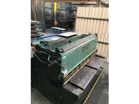 Pearson hydraulic guillotine 2500mm x 10mm - picture0' - Click to enlarge