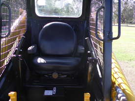 Mustang 2040 Skid Steer - picture1' - Click to enlarge