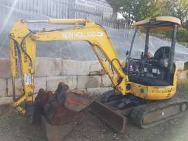 New Holland EH30B 3T Mini Excavator - picture2' - Click to enlarge