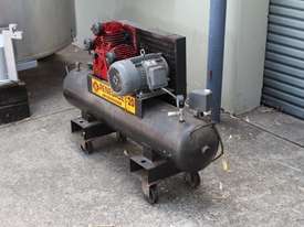 Air Compressor - picture1' - Click to enlarge