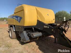 2009 New Holland BB9080 6RS Crop Cutter - picture0' - Click to enlarge
