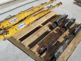 Hydraulic Railway Grabbers - picture0' - Click to enlarge