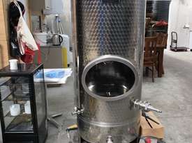 500L jacketed pressure vessel - picture0' - Click to enlarge