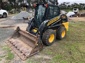 2015 New Holland L220 Skidsteer - picture0' - Click to enlarge