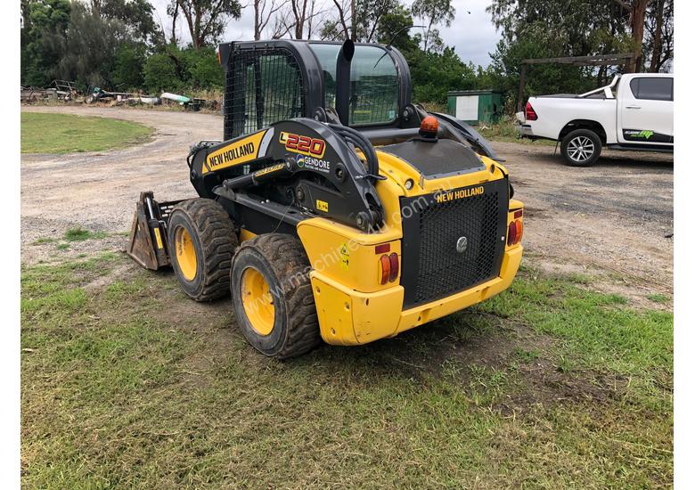 Used 2015 New Holland L220 Wheeled SkidSteers in , Listed on Machines4u