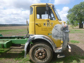 Commer VAA Series Cab chassis Truck - picture2' - Click to enlarge