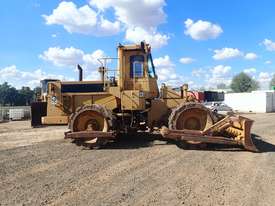 Caterpillar 825C Compactor - picture0' - Click to enlarge