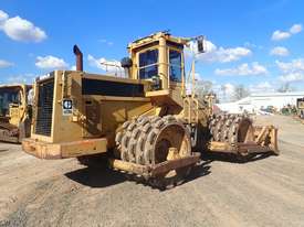 Caterpillar 825C Compactor - picture1' - Click to enlarge