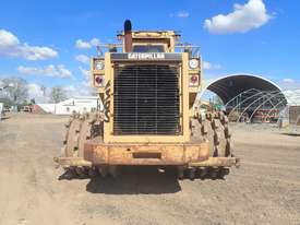 Caterpillar 825C Compactor - picture2' - Click to enlarge