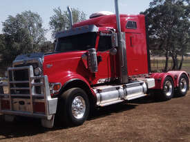 International EAGLE 9000i  Primemover Truck - picture2' - Click to enlarge