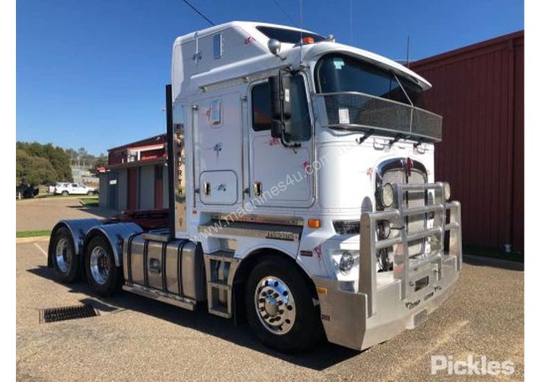 caption 2014 Kenworth K200