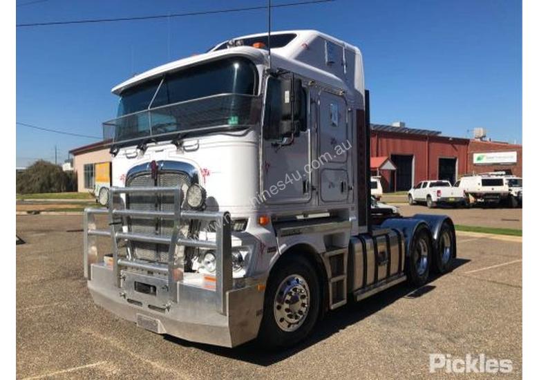 caption 2014 Kenworth K200