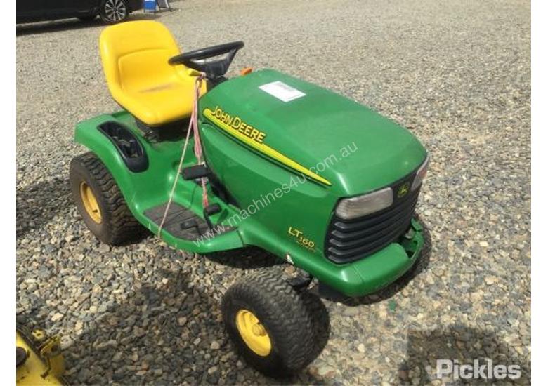 john deere lt166 ride on mower